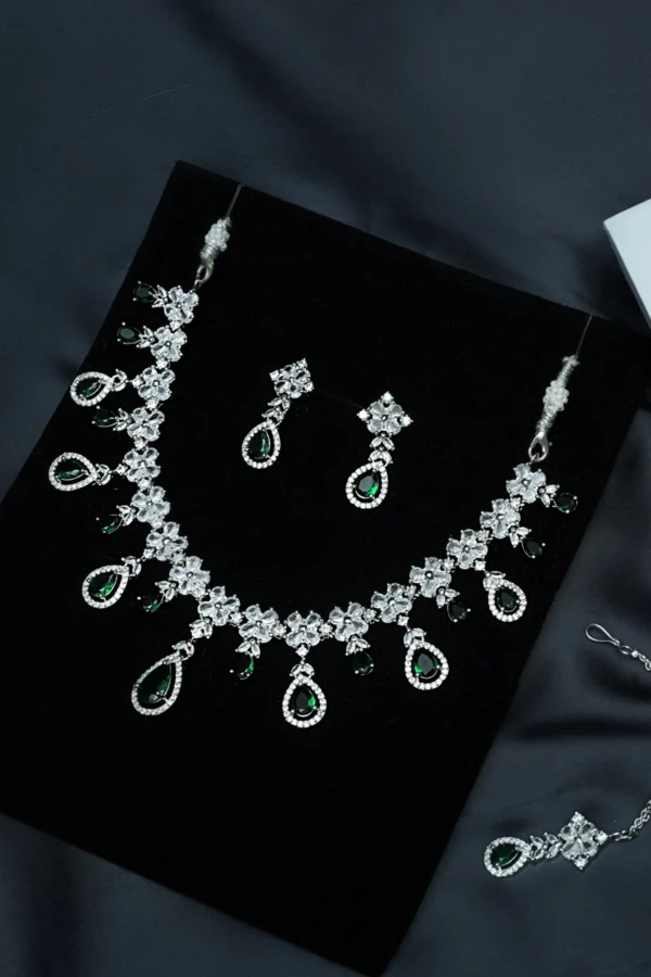 Zurcon Emerald Grace Set